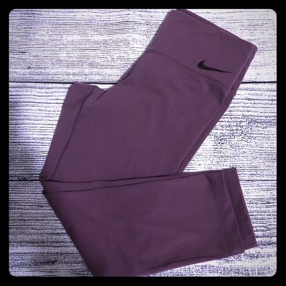 Nike Pants - NIKE CAPRI LEGGINGS ❤️❤️❤️